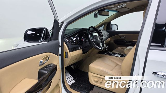 Kia Canival 2019 — photo 10