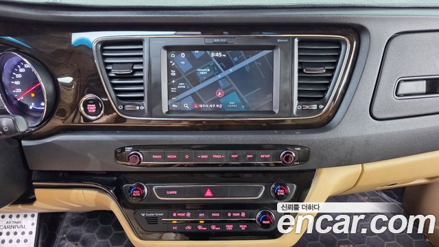Kia Canival 2019 — photo 12