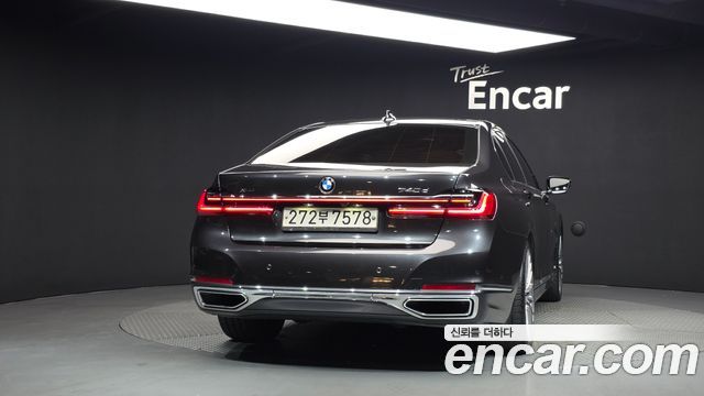BMW 7-Series 2020 — photo 4