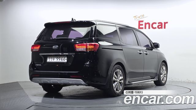 Kia Canival 2016 — photo 2