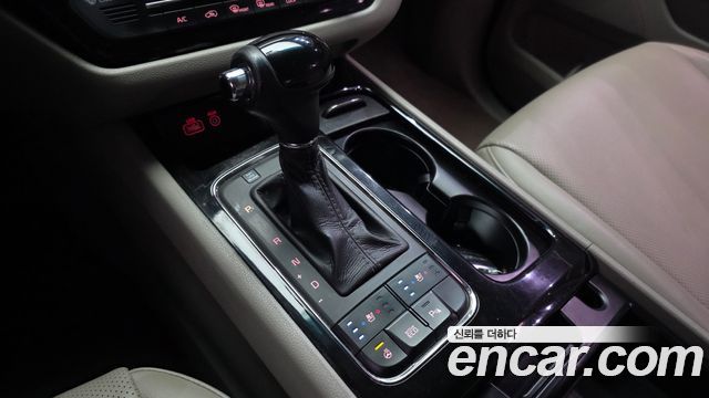 Kia Canival 2016 — photo 12
