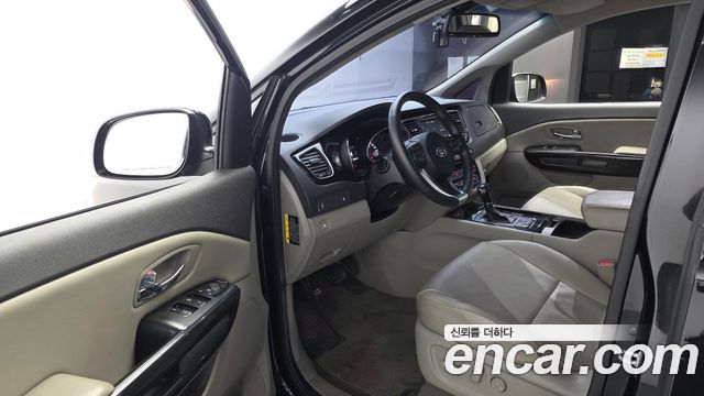 Kia Canival 2016 — photo 13