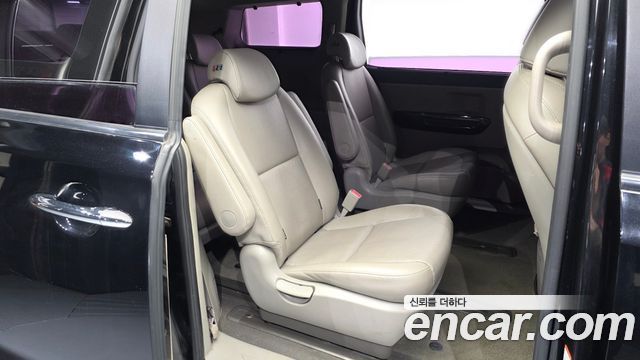 Kia Canival 2016 — photo 17