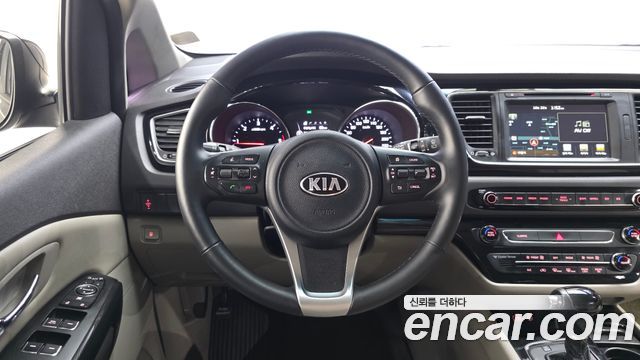 Kia Canival 2016 — photo 19