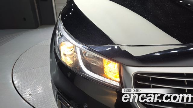 Kia Canival 2016 — photo 8