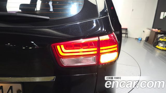Kia Canival 2016 — photo 9