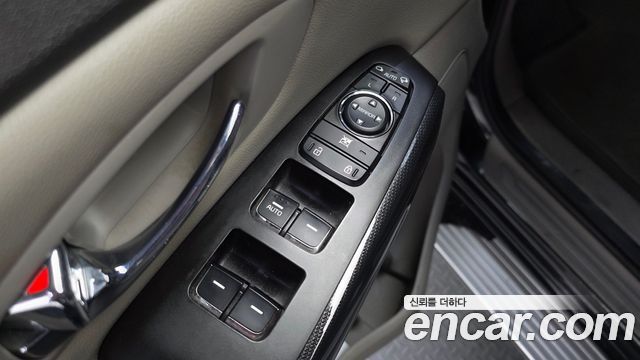 Kia Canival 2016 — photo 27