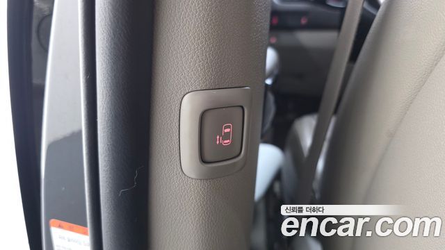 Kia Canival 2016 — photo 29