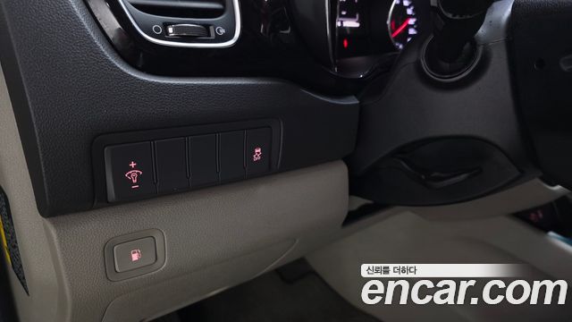 Kia Canival 2016 — photo 30