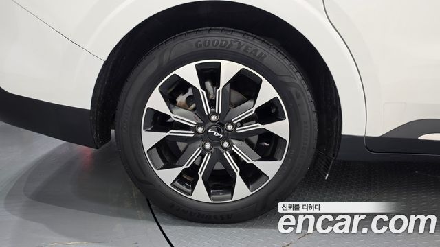 Kia Canival 2023 — photo 5