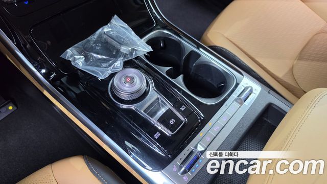 Kia Canival 2023 — photo 12
