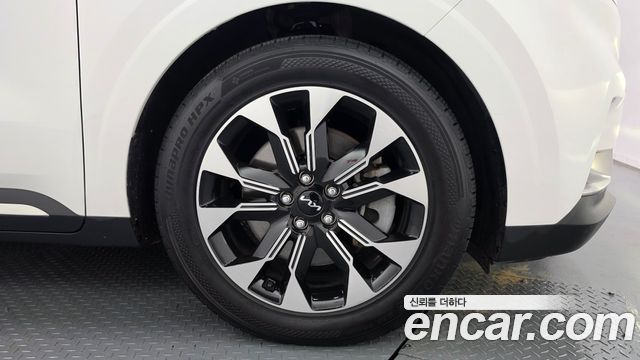 Kia Canival 2023 — photo 7