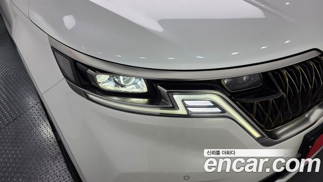 Kia Canival 2023 — photo 8