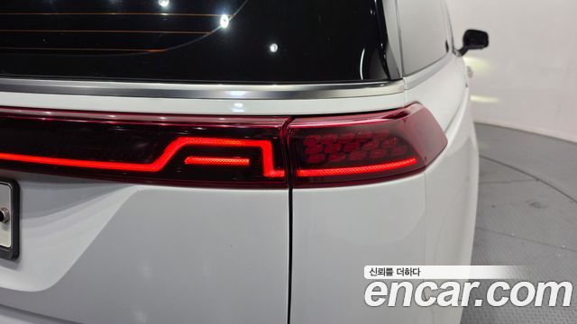 Kia Canival 2023 — photo 9