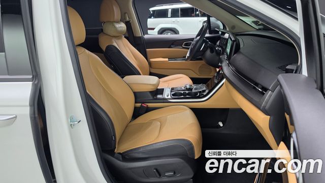 Kia Canival 2023 — photo 16