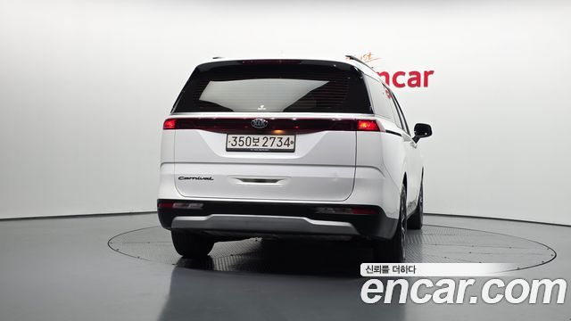 Kia Canival 2021 — photo 4