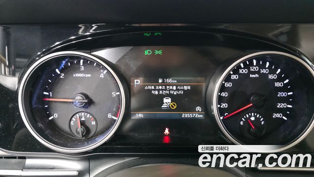Kia Canival 2021 — photo 8
