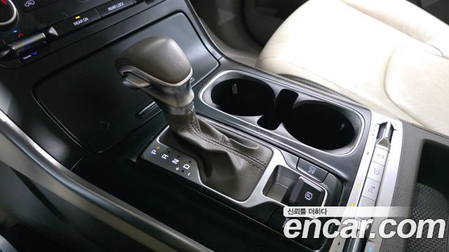 Kia Canival 2021 — photo 9