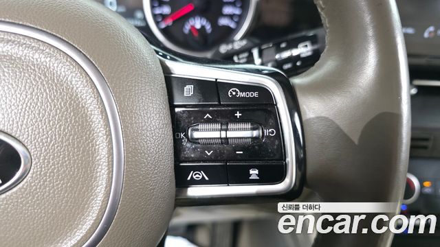 Kia Canival 2021 — photo 18