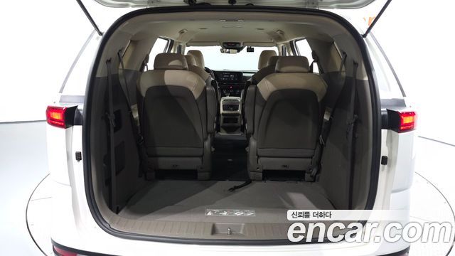 Kia Canival 2021 — photo 20