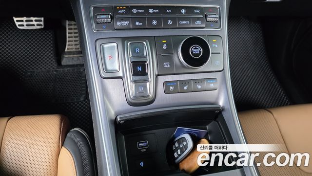 Hyundai Santafe 2022 — photo 12