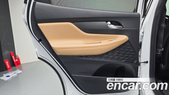 Hyundai Santafe 2022 — photo 15