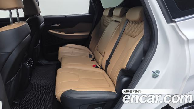 Hyundai Santafe 2022 — photo 16