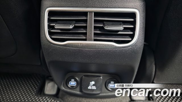 Hyundai Santafe 2022 — photo 32