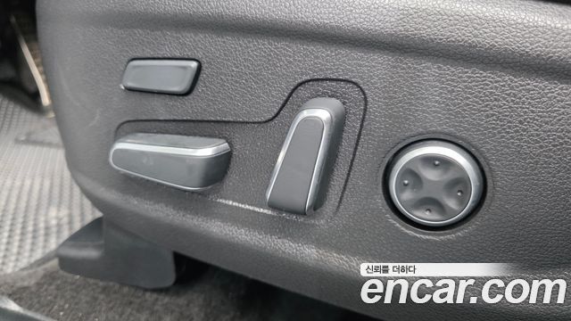 Hyundai Santafe 2022 — photo 33