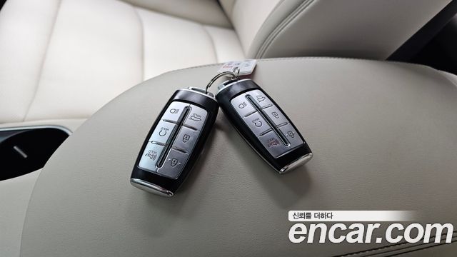 Genesis GV70 2021 — photo 21
