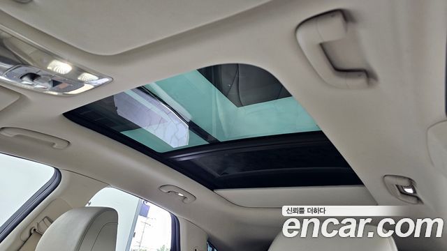 Genesis GV70 2021 — photo 22