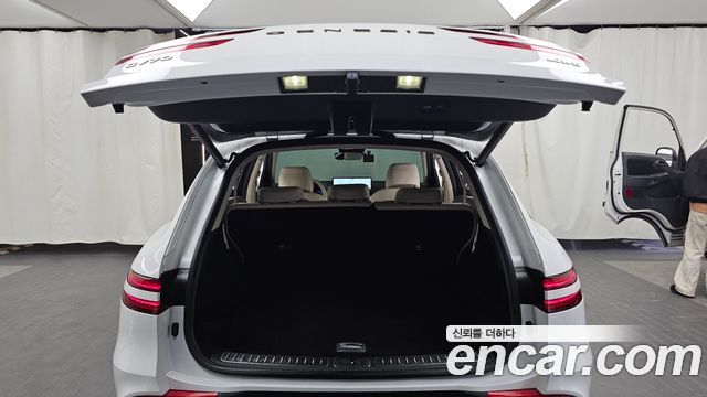 Genesis GV70 2021 — photo 25