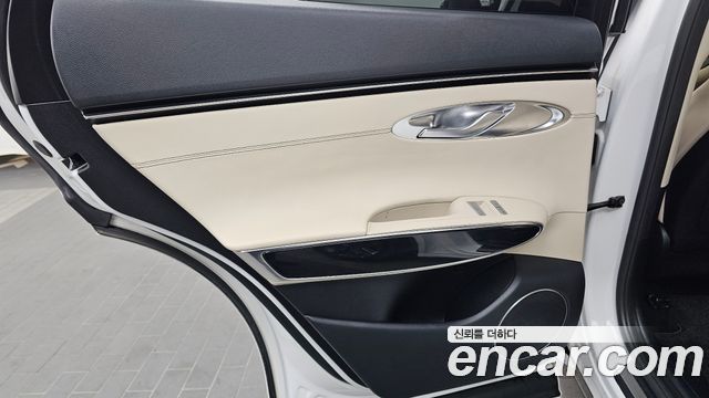 Genesis GV70 2021 — photo 15