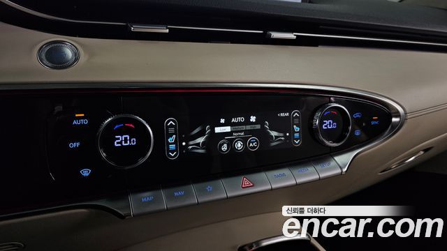 Genesis GV70 2021 — photo 32