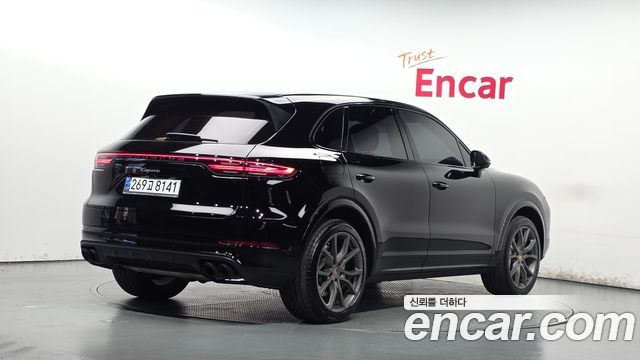 Porsche Cayenne 2020 — photo 2