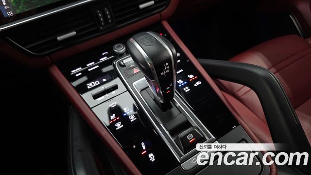 Porsche Cayenne 2020 — photo 12