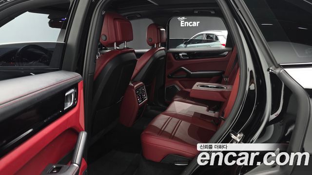 Porsche Cayenne 2020 — photo 17
