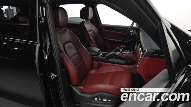 Porsche Cayenne 2020 — photo 16