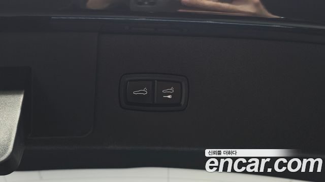 Porsche Cayenne 2020 — photo 31