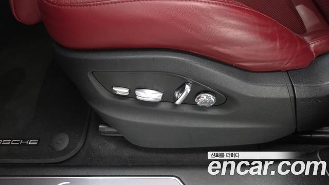 Porsche Cayenne 2020 — photo 33