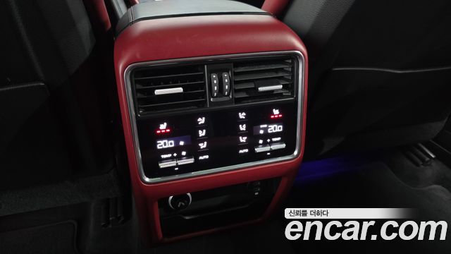 Porsche Cayenne 2020 — photo 34