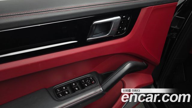 Porsche Cayenne 2020 — photo 35