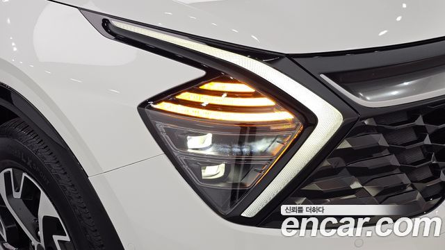 Kia Sportage 2022 — photo 8