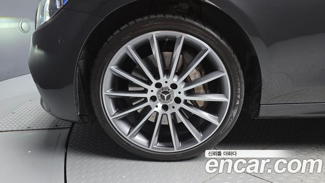 Mercedes-Benz E-Class 2022 — photo 5