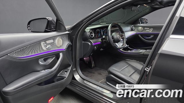 Mercedes-Benz E-Class 2022 — photo 13