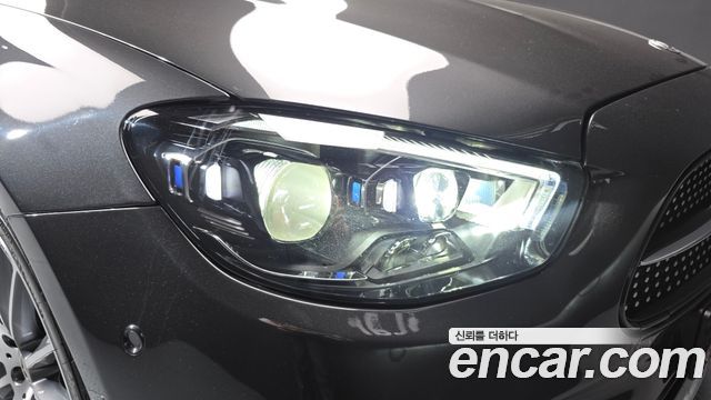 Mercedes-Benz E-Class 2022 — photo 8