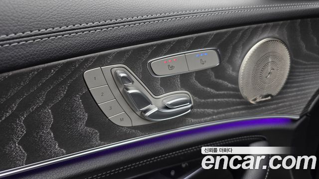 Mercedes-Benz E-Class 2022 — photo 31