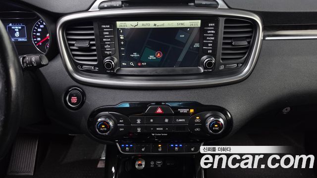 Kia Sorento 2016 — photo 12