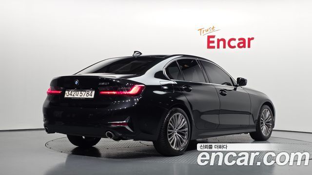 BMW 3-Series 2021 — photo 2