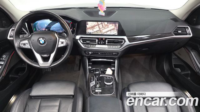 BMW 3-Series 2021 — photo 10